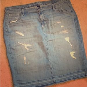 Lane Bryant distressed denim jean skirt 24